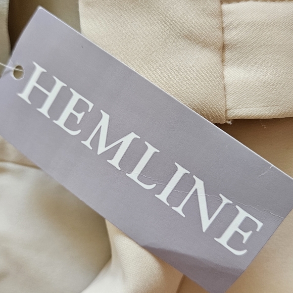 HEMLINE HAUSEN Hannah Tailored Shorts In Cream. Size XS NWT - Picture 15 of 15